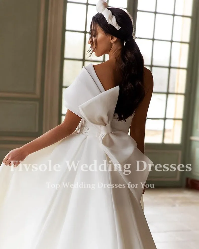 One Shoulder Bow Back Boho Bride Gowns High Side Slit Bridal Dresses Wedding Party Gowns Beach Wedding Dress